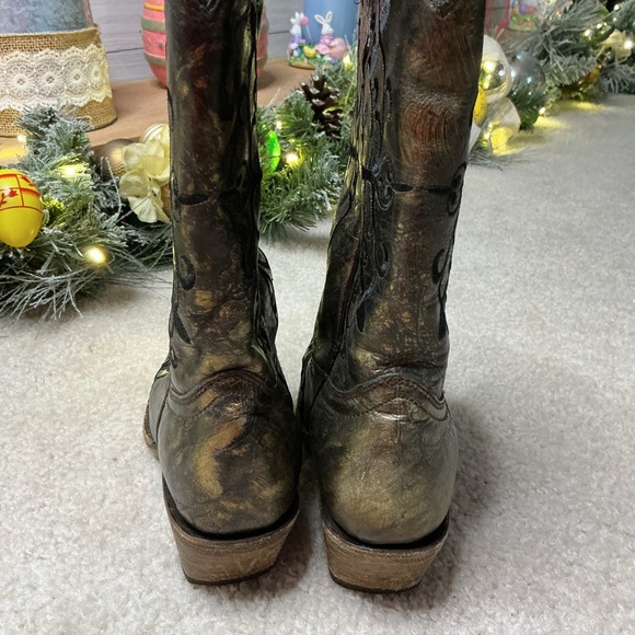 Corral Metallic Gold and Black Embroidered Boots - Picture 4 of 7